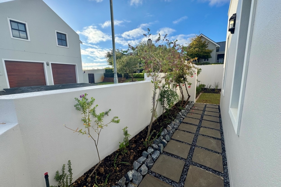 To Let 3 Bedroom Property for Rent in Graanendal Western Cape